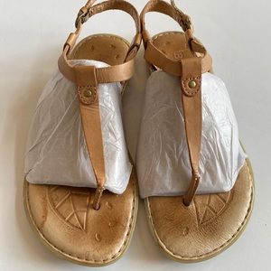 Born Sandals Tan Light Brown Leather T-Strap 8